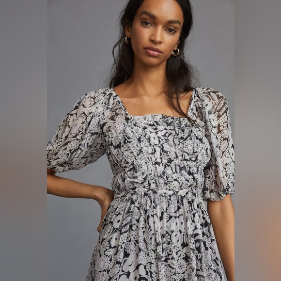 ✨ Anthropologie Squareneck Smocked Midi Dress Sz S - Picture 2 of 8